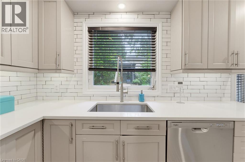 28 SEYMOUR Drive, Ancaster — photo 10