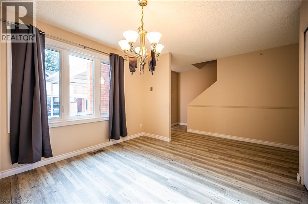 407 KEATS Way Unit# 2, Waterloo — photo 6