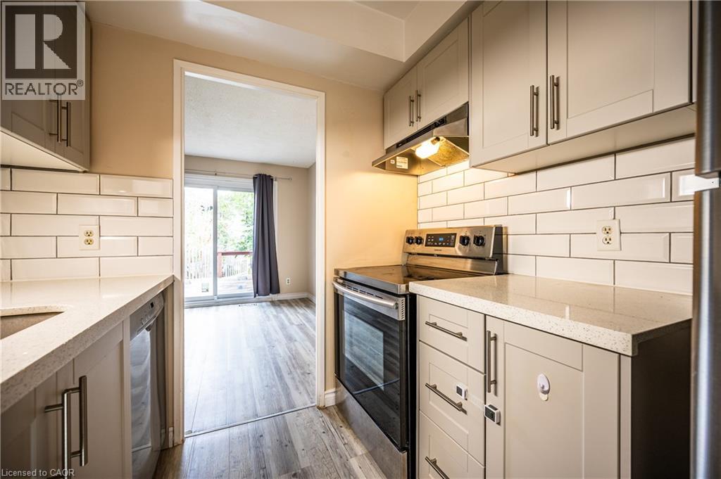 407 KEATS Way Unit# 2, Waterloo — photo 9