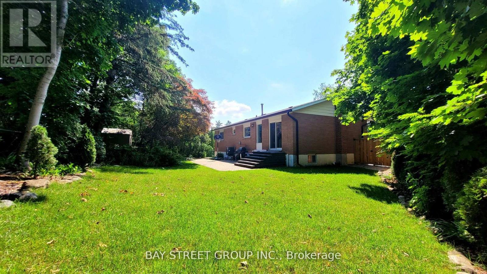 LOWER - 37 SIR BODWIN PLACE, Markham (Markham Village) — photo 12