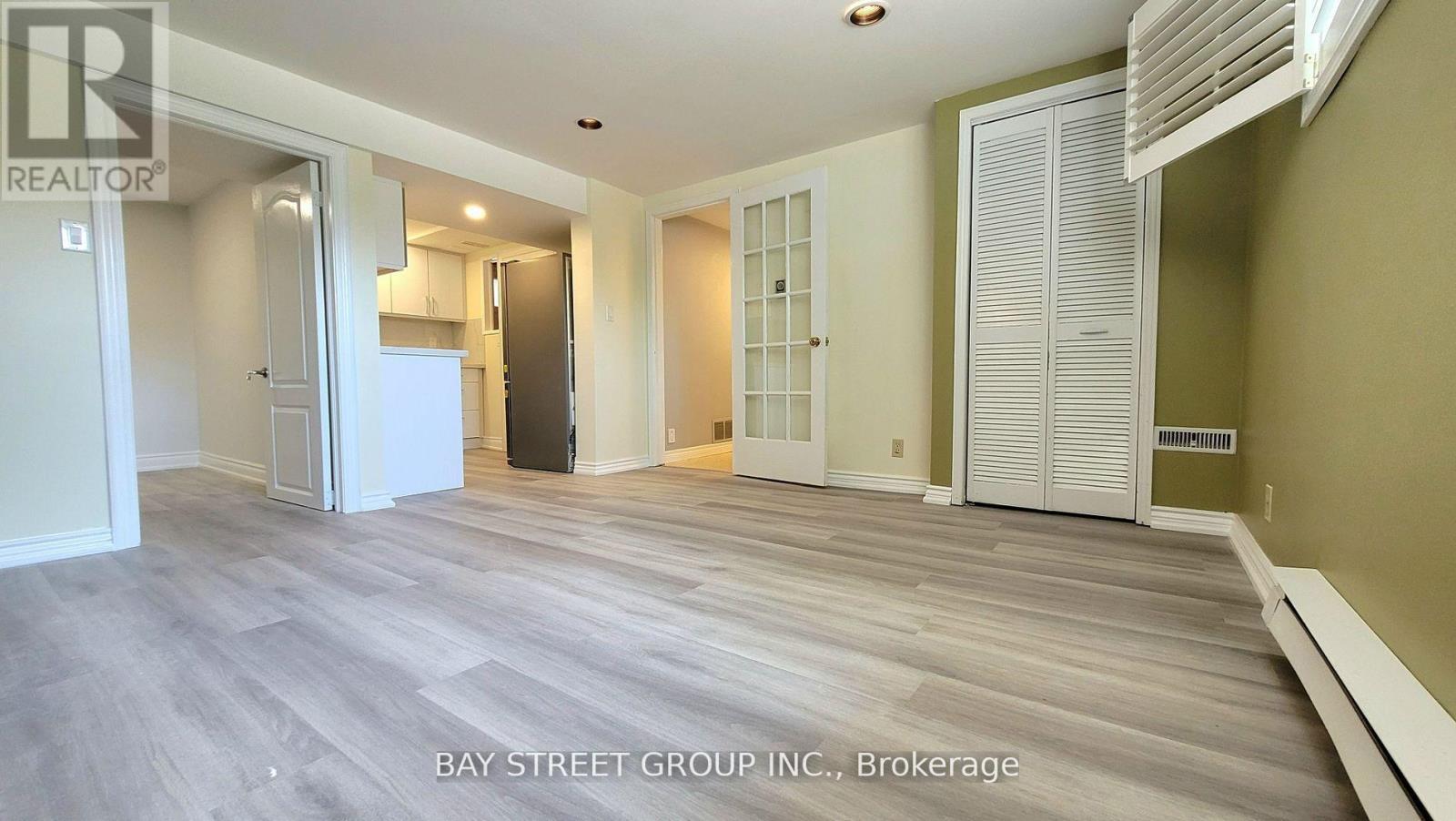 LOWER - 37 SIR BODWIN PLACE, Markham (Markham Village) — photo 5