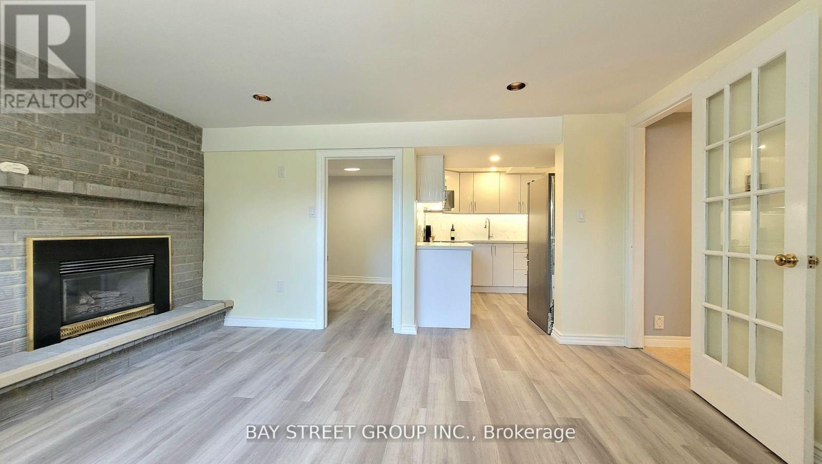 LOWER - 37 SIR BODWIN PLACE, Markham (Markham Village) — photo 6
