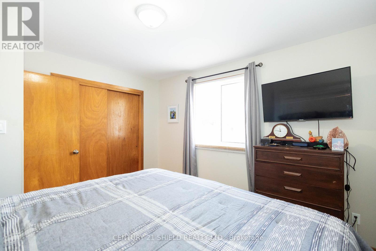 1107 GRAND AVENUE - Image 17