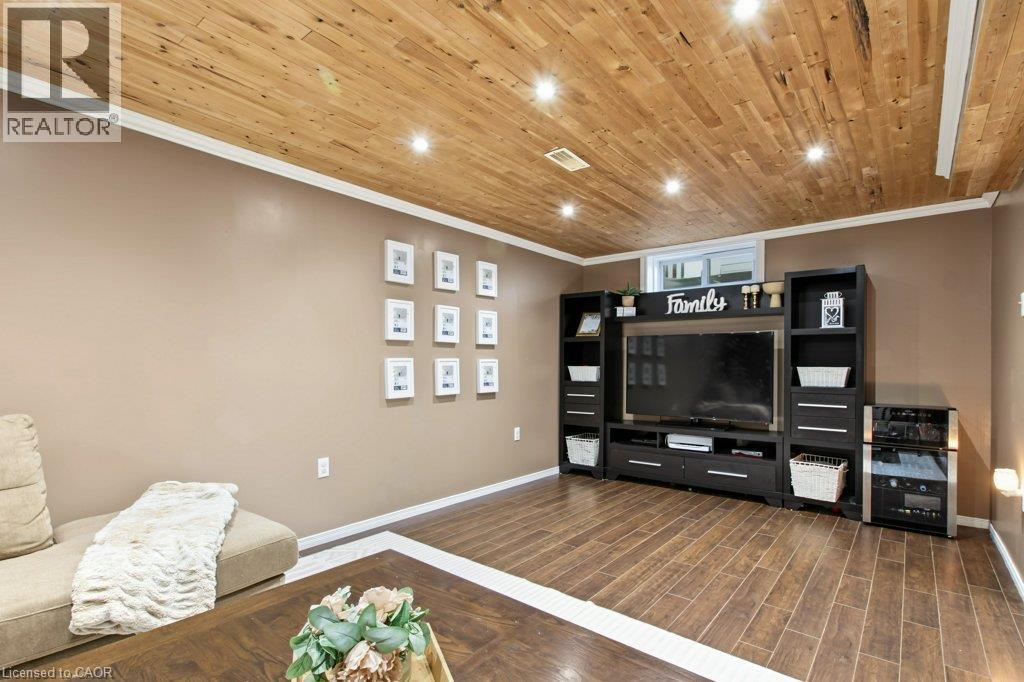 347 BANKSIDE Drive - 24