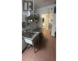 685 Richmond Street, London East, ON N6A5M1 Photo 16