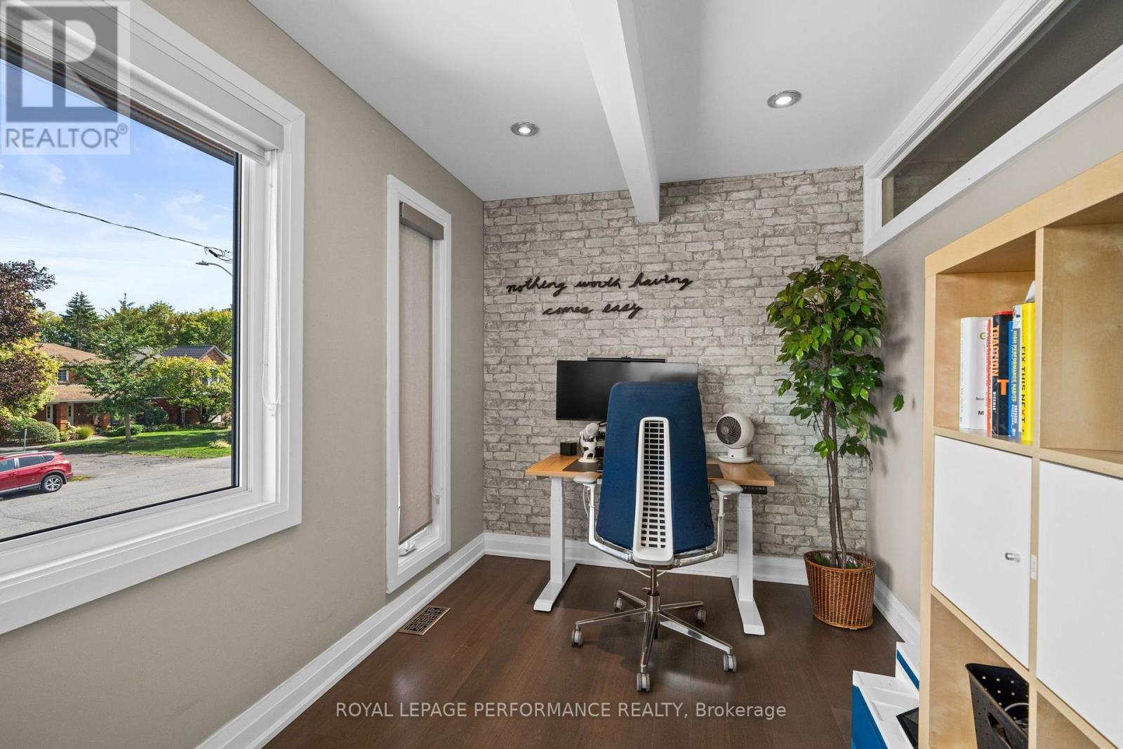 550 Foxview Place
