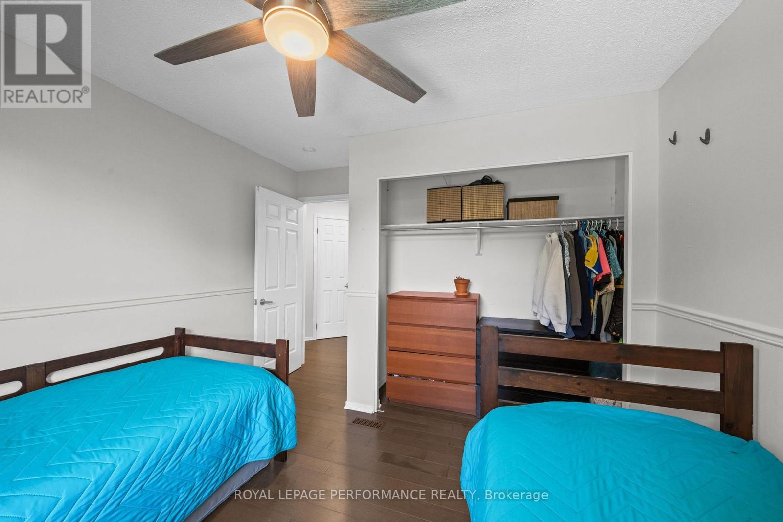 550 Foxview Place