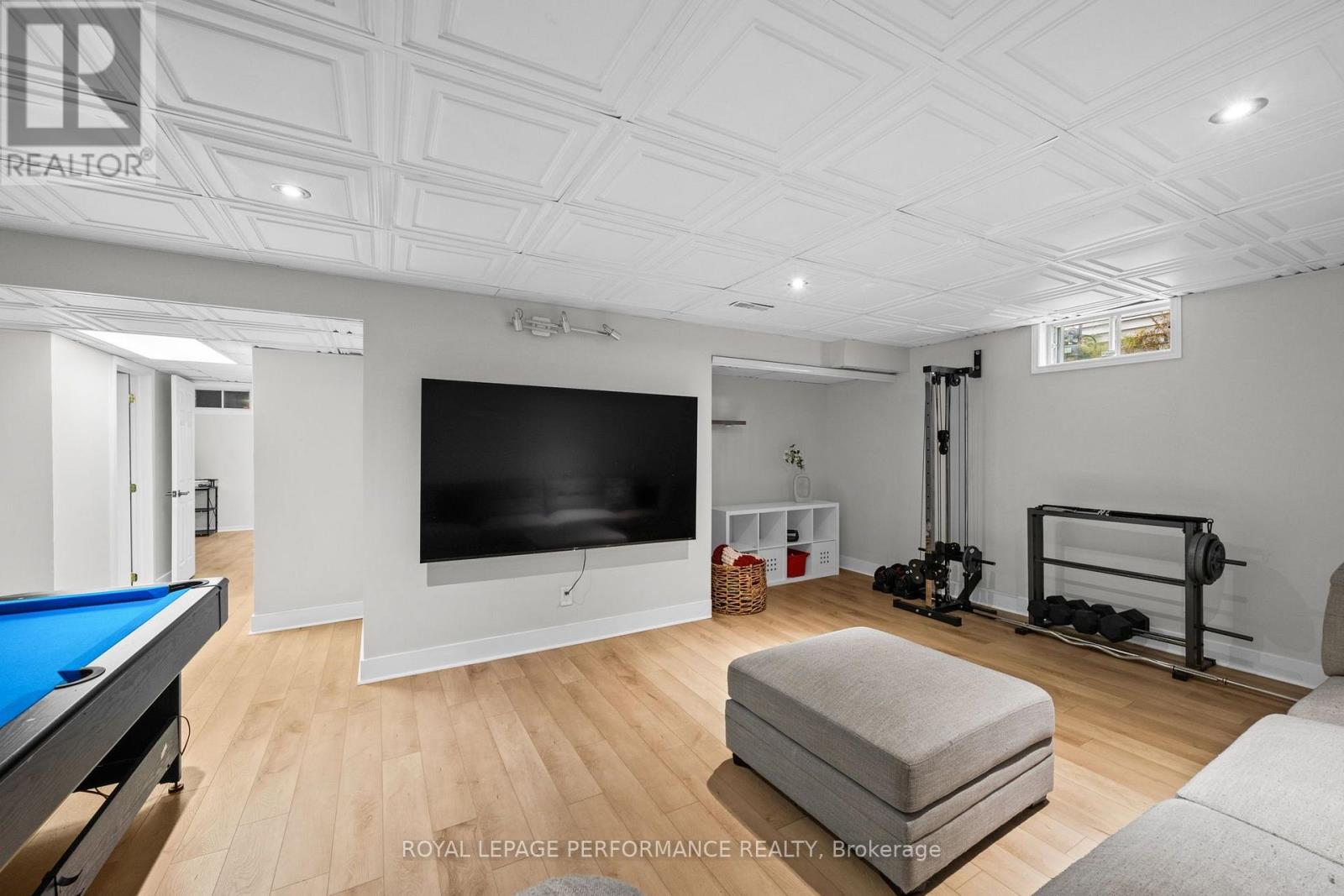 550 Foxview Place