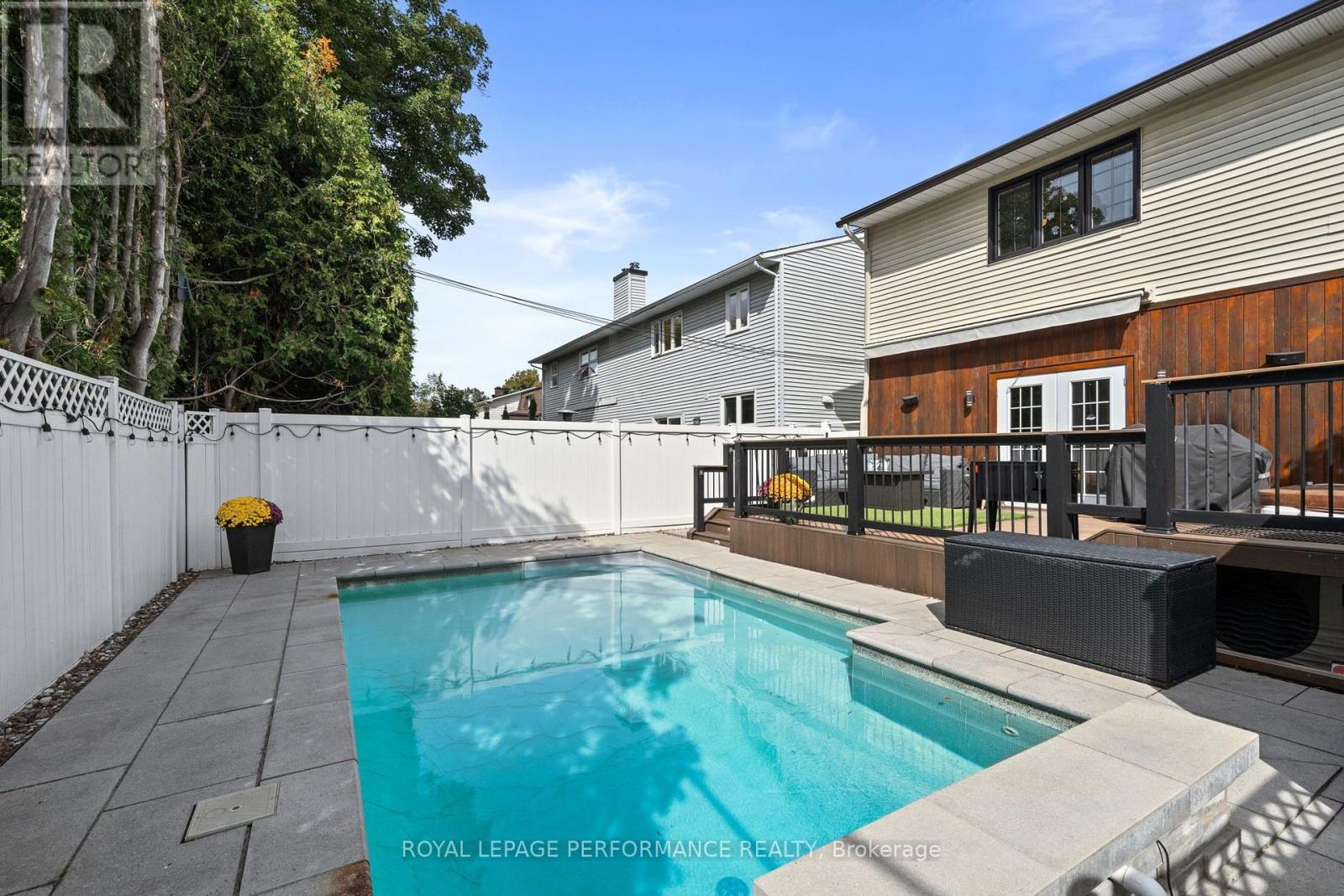 550 Foxview Place