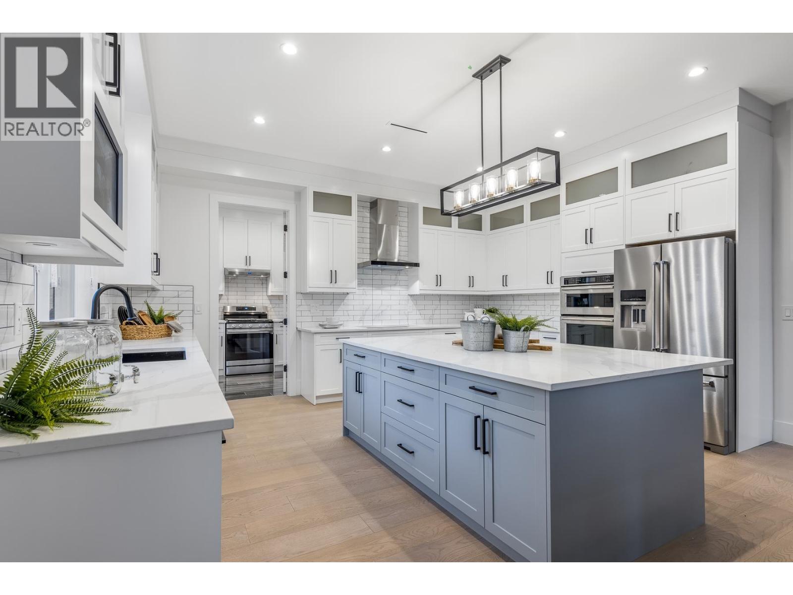 7 Bed, 8 Bath House for Sale in Coquitlam – 730 SCHOOLHOUSE STREET, Coquitlam – MLS# R3168641 - Image 11