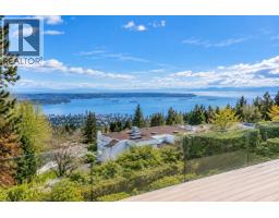 1560 Chippendale Court, West Vancouver, BC V7S3G6 Photo 18