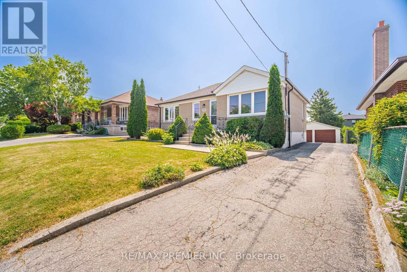 Photo of 295 FALSTAFF AVENUE