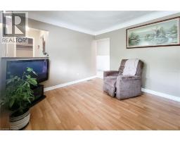 Kitchen - 137 East 16th Street, Hamilton, ON L9A4J4 Photo 13