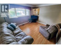 Family room - 137 East 16th Street, Hamilton, ON L9A4J4 Photo 12