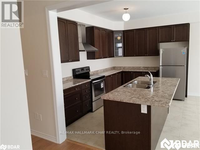 232 BROWNLEY Lane, Essa (Angus), Ontario, L3W0P7, Essa (Angus), Ontario — photo 3 of 5