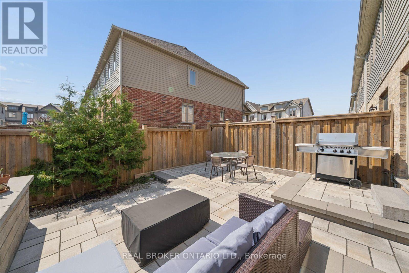 126 PARKINSON CRESCENT - 17