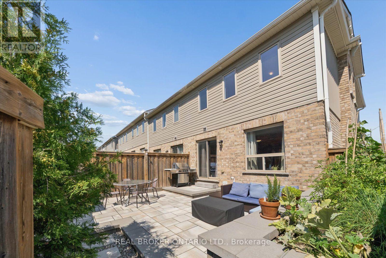 126 PARKINSON CRESCENT - 19