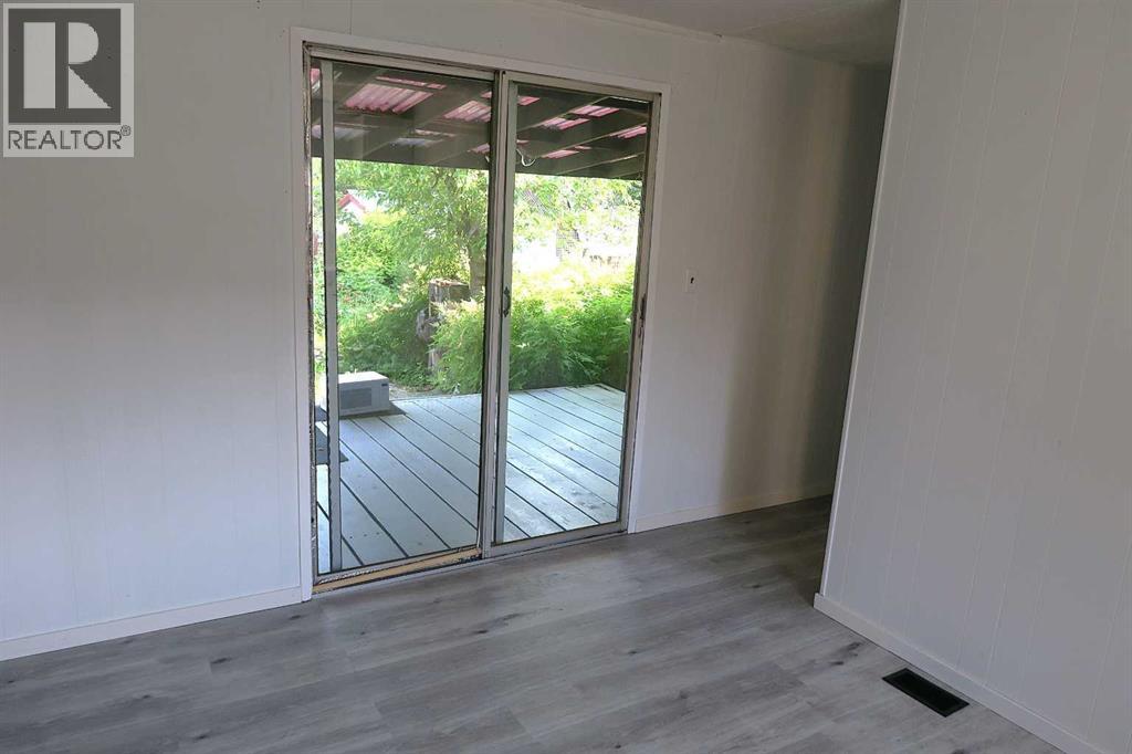 Sliding Doors from kitchen to Covered Deck