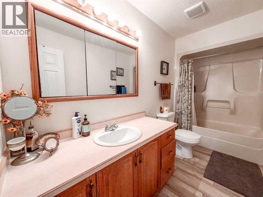 4415 46 Avenue - Image 25