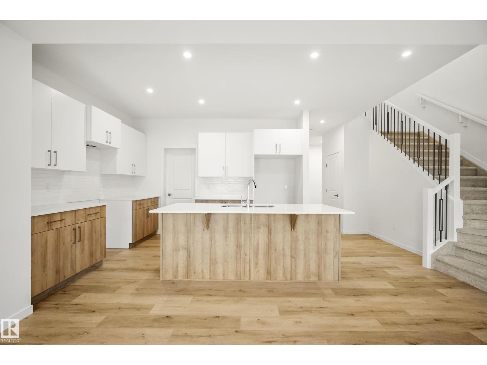 2415 206 ST NW - 10