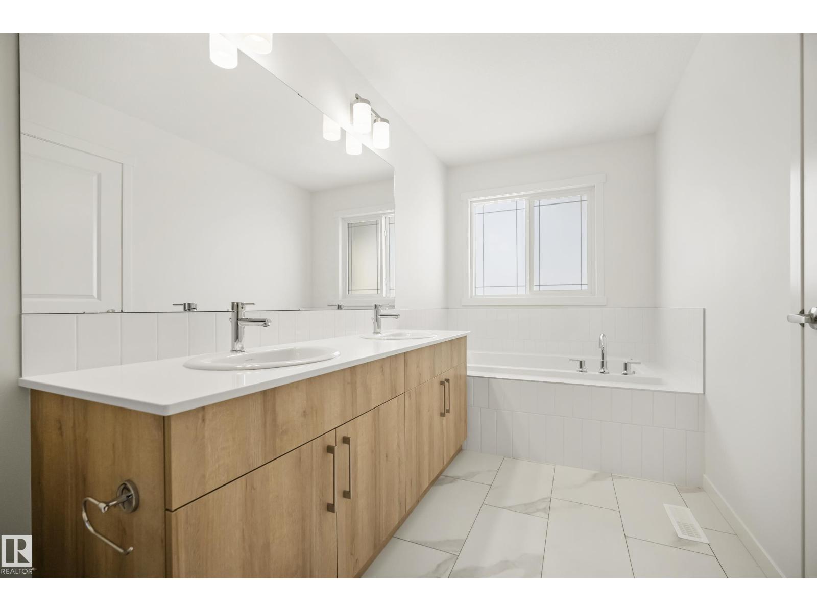 2415 206 ST NW - 25