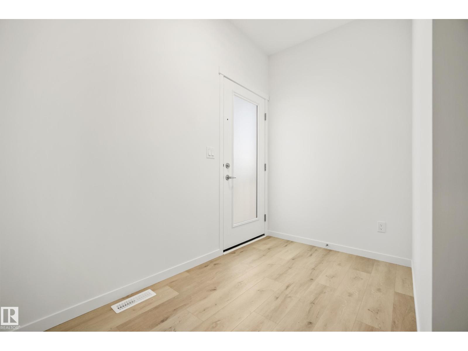 2415 206 ST NW - 4