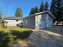 234 Churchill Avenue, Pilot Mound, MB R0G1P0 Photo 30