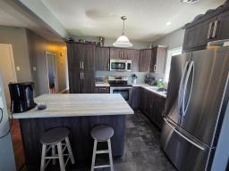 234 Churchill Avenue, Pilot Mound, MB R0G1P0 Photo 7