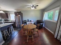 234 Churchill Avenue, Pilot Mound, MB R0G1P0 Photo 9