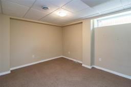 34 Lakebourne Drive, Winnipeg, MB R2P1K9 Photo 32