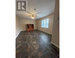 35 Badger Drive thumbnail 9