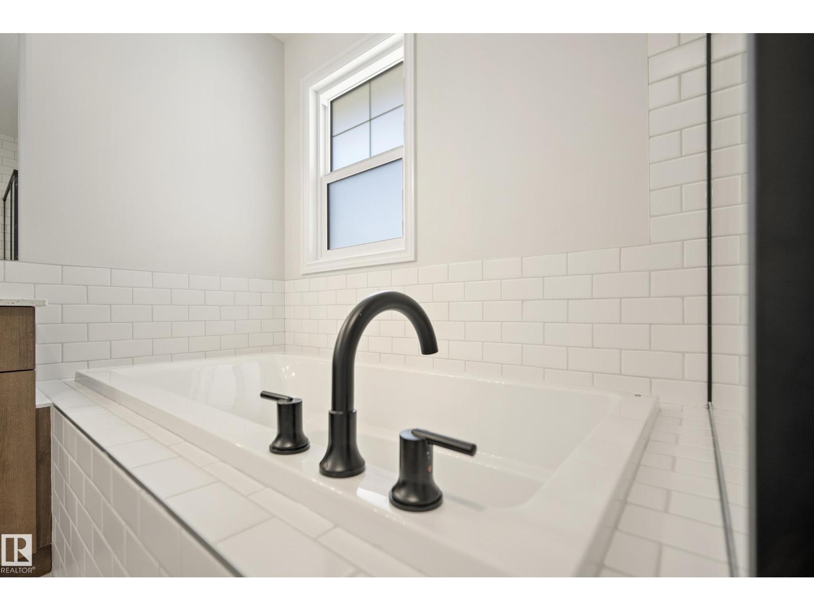 2411 206 ST NW - Image 28