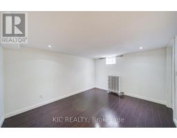 Kitchen - 35 Montcalm Avenue Nw, Toronto, ON M6E4N5 Photo 11