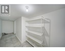 Kitchen - 35 Montcalm Avenue Nw, Toronto, ON M6E4N5 Photo 6