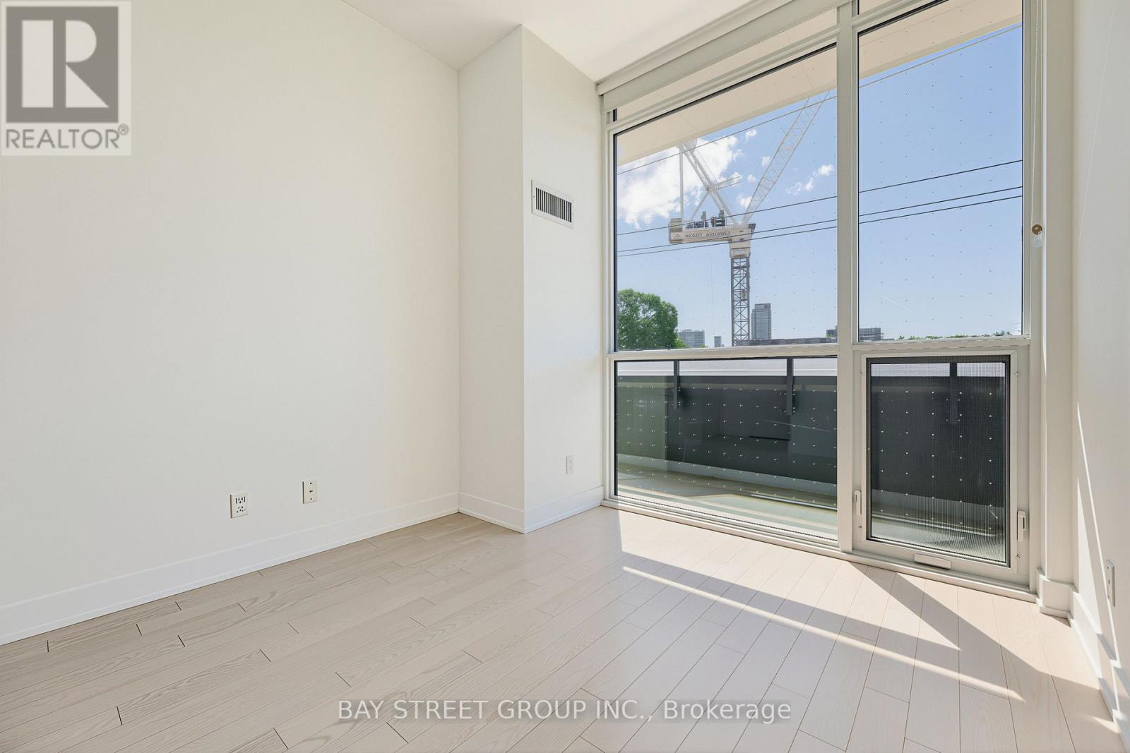#203 181 BEDFORD ROAD - 17