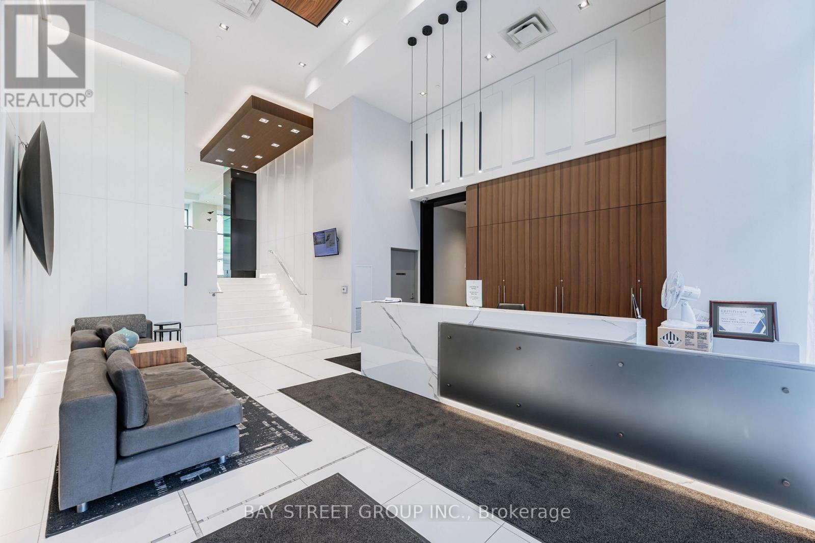 #203 181 BEDFORD ROAD - 26
