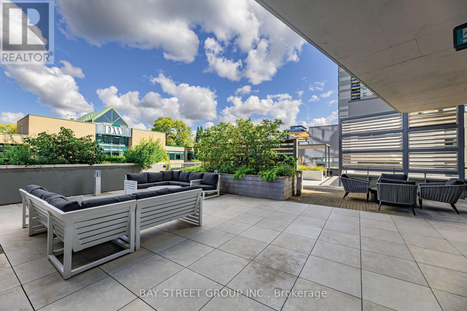 #203 181 BEDFORD ROAD - 36