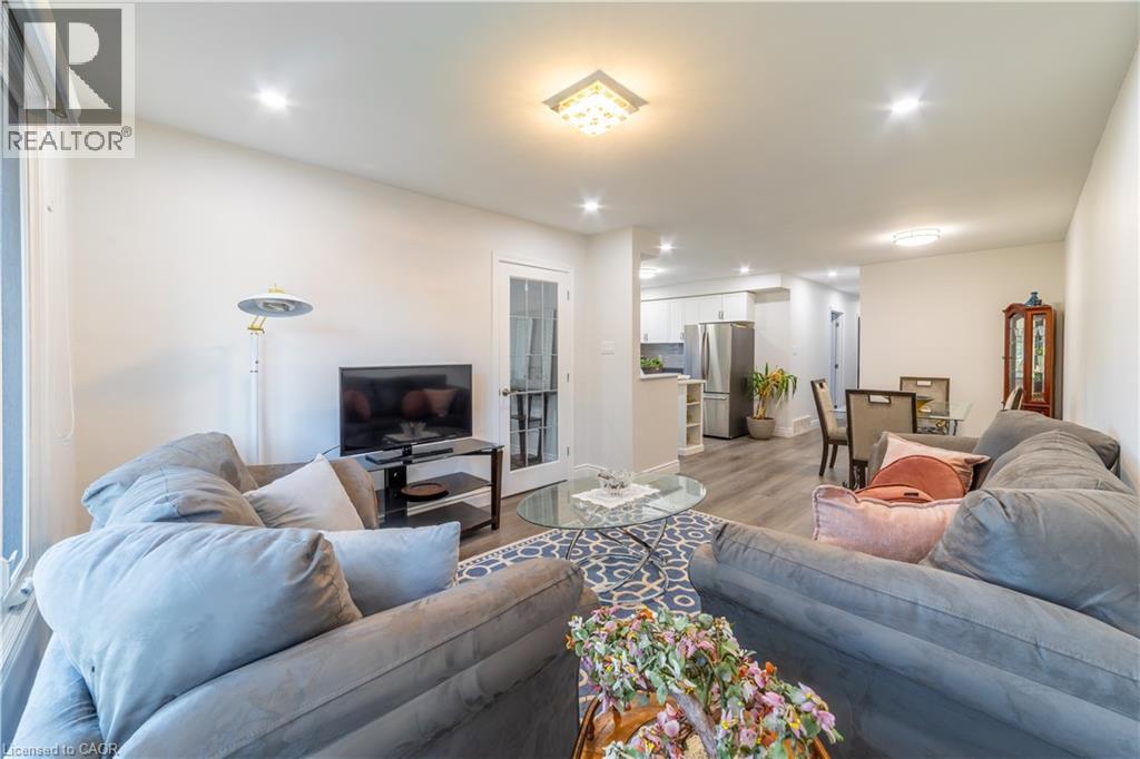 137 NICKOLAS Crescent, Cambridge — photo 10