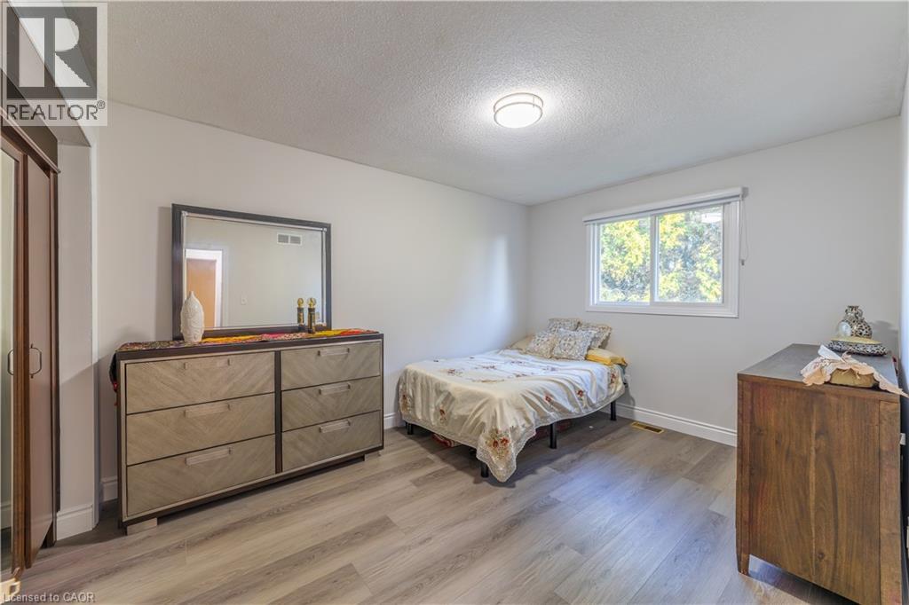 137 NICKOLAS Crescent, Cambridge — photo 11