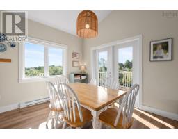 Family room - 411 Falmouth Dyke Road Road, Falmouth, NS B0P1P0 Photo 9