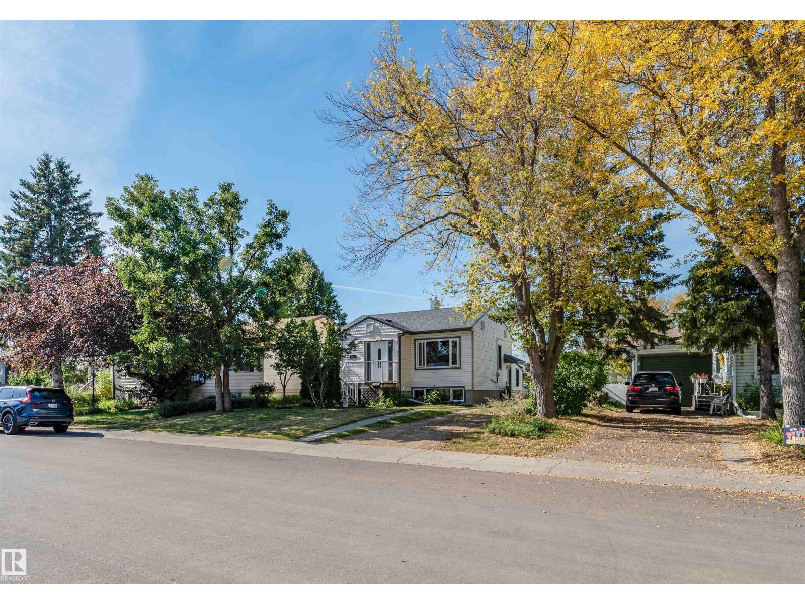 9912 154 ST NW NW, Edmonton 3