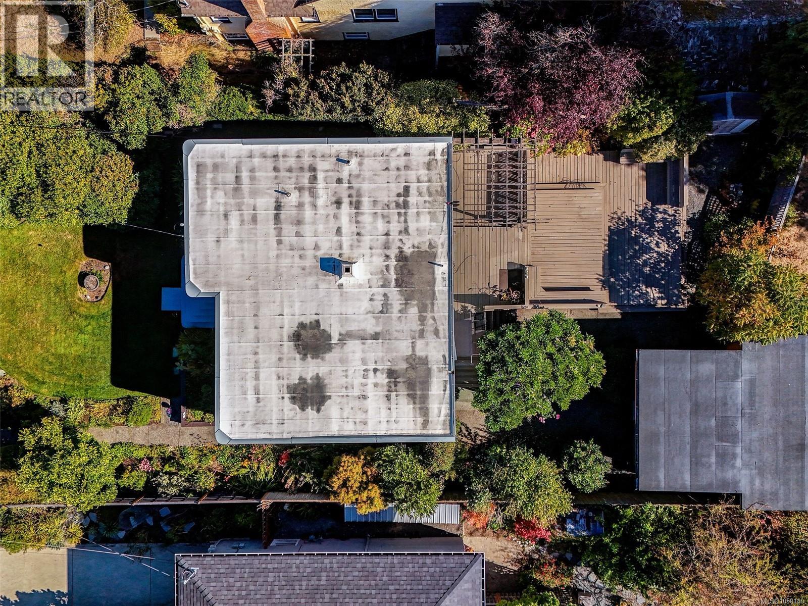  865 Bank Street, Victoria