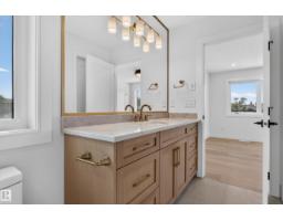 9615 99a St Nw, Edmonton, AB T6E3W9 Photo 60