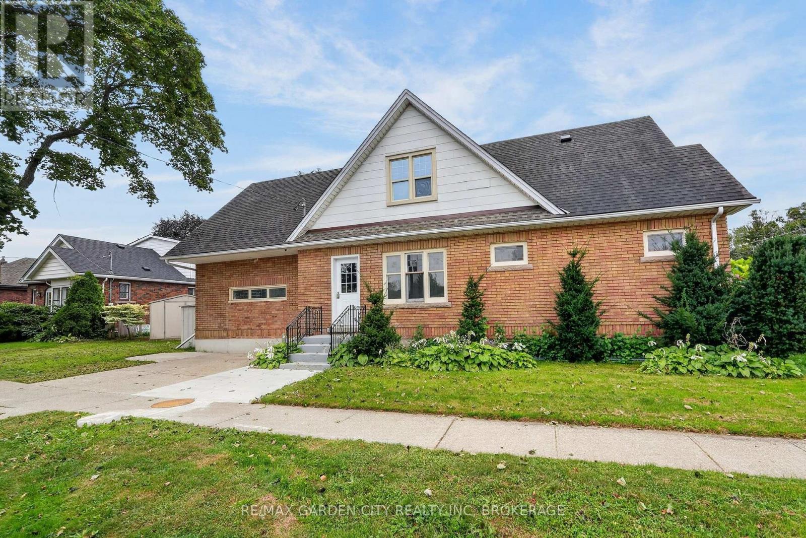 74 WILEY STREET, St. Catharines (Downtown) — photo 2