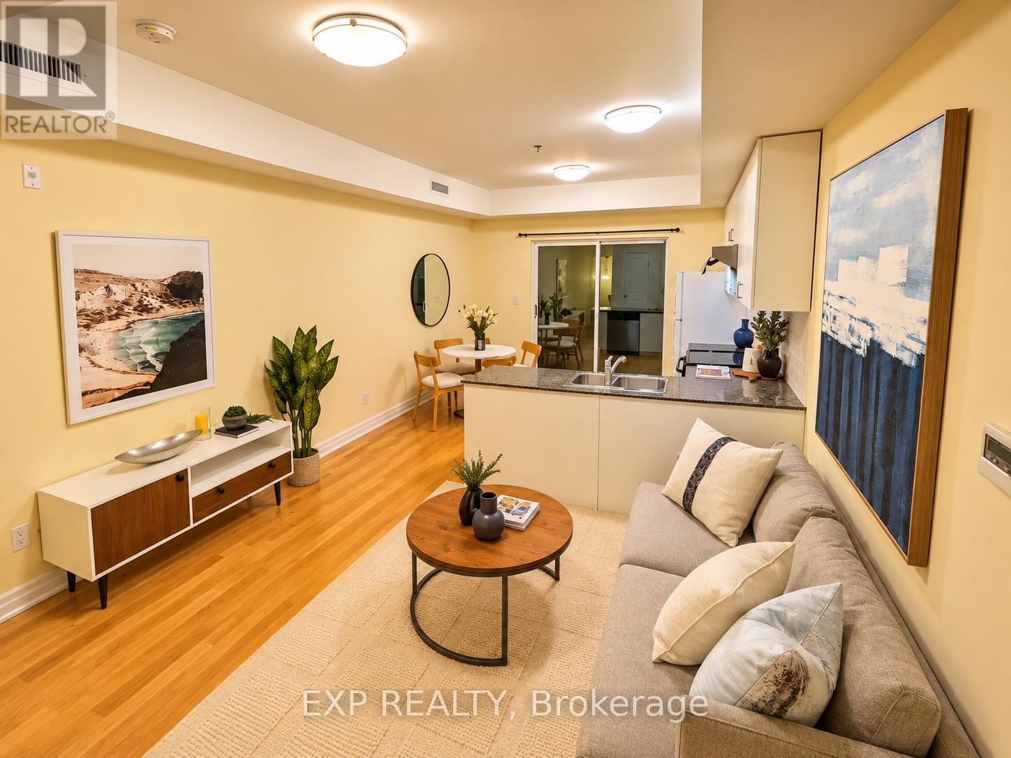 Photo of 728 Sheppard Avenue