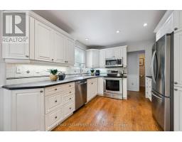 2203 Robin Drive, Mississauga, ON L5K2L5 Photo 13