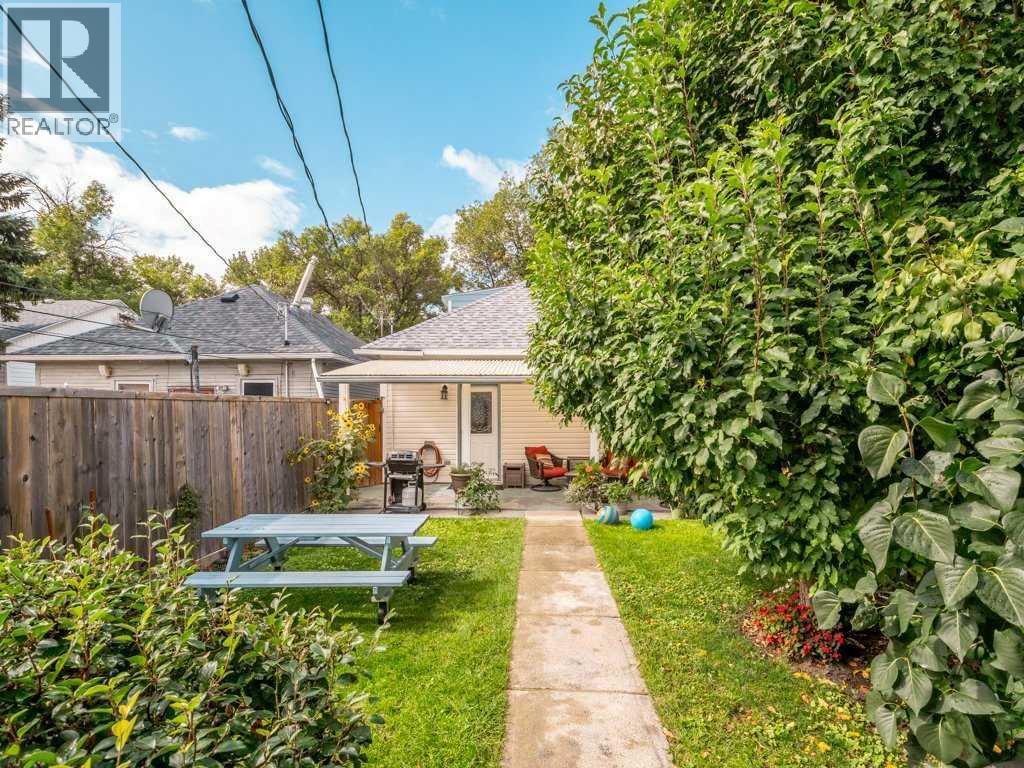 419 12B Street N photo 38