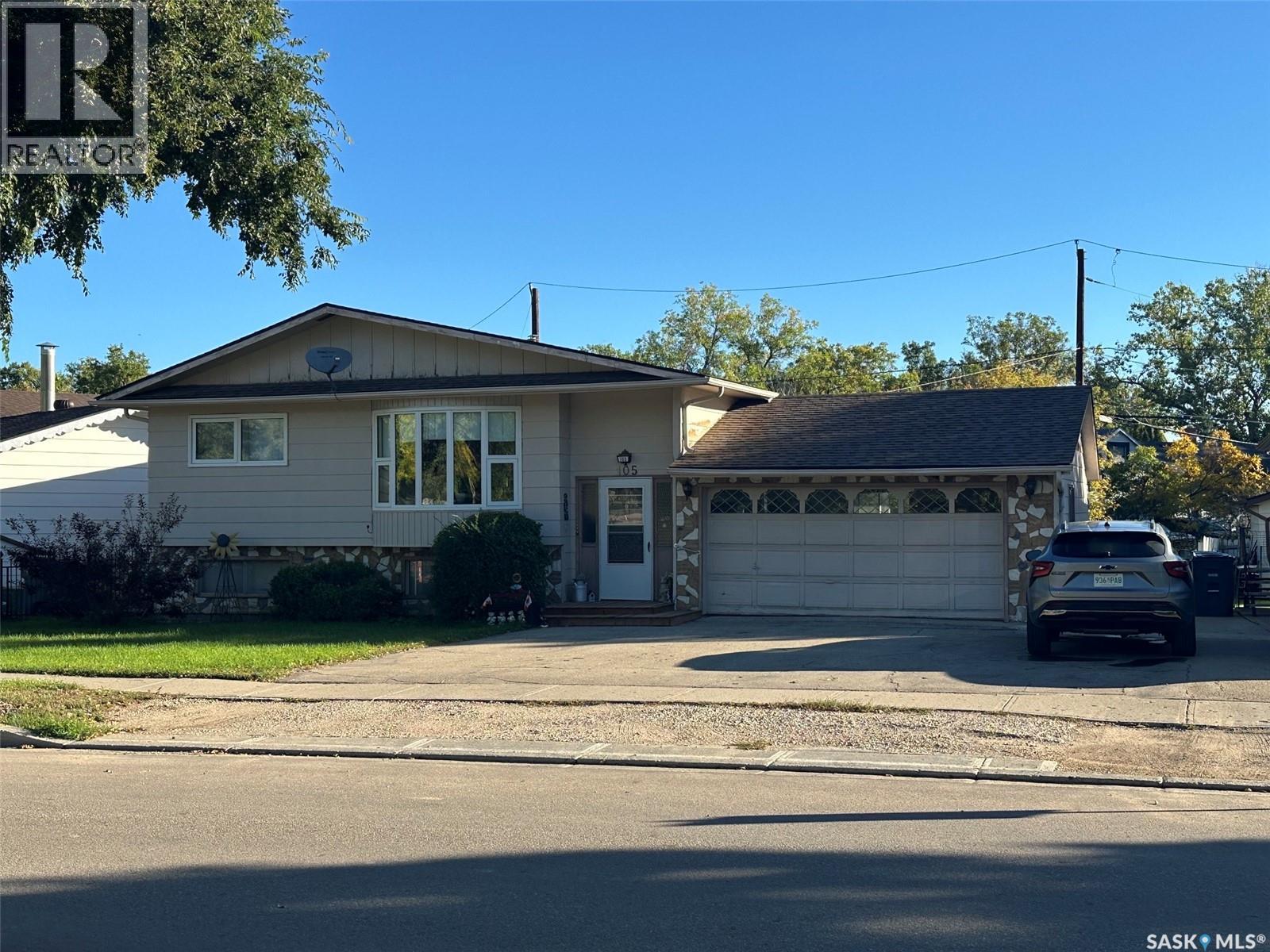 105 EMPIRE ROAD, Assiniboia