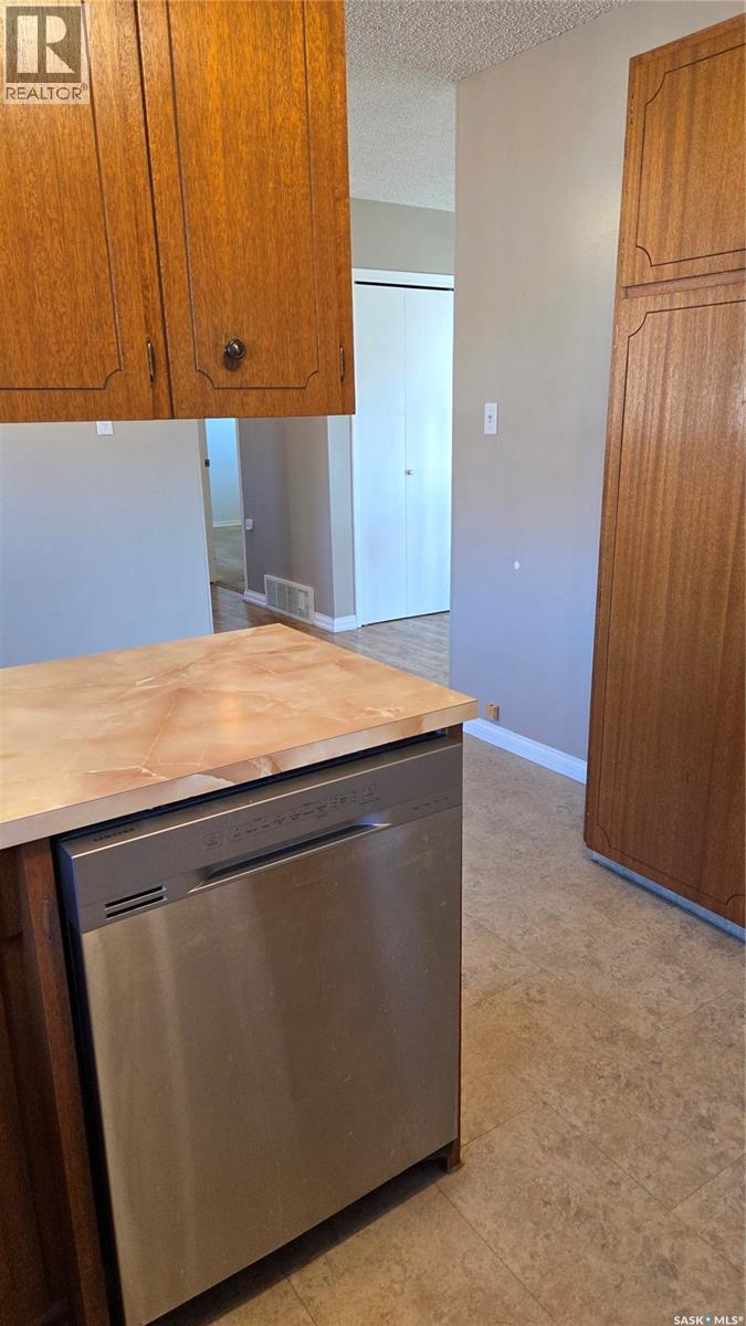 1546 Hochelaga STREET W, Moose Jaw — photo 10