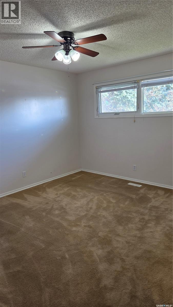 1546 Hochelaga STREET W, Moose Jaw — photo 14